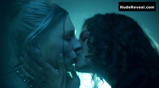 HUNTER SCHAFER nude in Euphoria