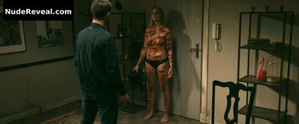 PAULINA KORYCKA nude in Petla