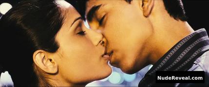 FREIDA PINTO nude in Slumdog Millionaire
