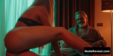 SORAIA TAVARES nude in O Clube