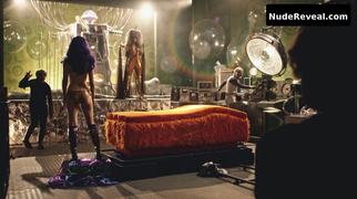 SIMONE SPOLADORE nude in Magnifica 70