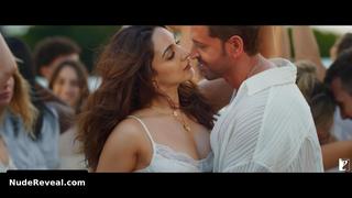 KIARA ADVANI nude in War 2