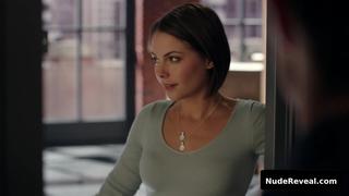 WILLA HOLLAND nude in Arrow