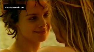 IZABELLA SCORUPCO nude in Petri tarar