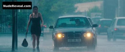 ADELE EXARCHOPOULOS nude in Beating Hearts