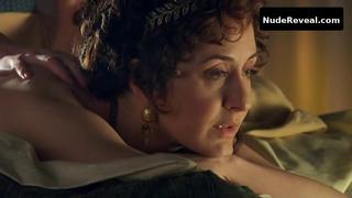 NATHALIE POZA nude in Hispania, la leyenda