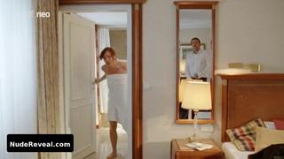 AGLAIA SZYSZKOWITZ nude in Liebe ist Verhandlungssache