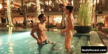MIRANDA COSGROVE nude in Mother of the Bride