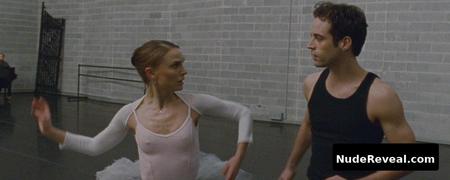 NATALIE PORTMAN nude in Black Swan