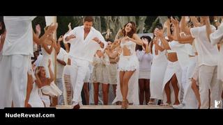 KIARA ADVANI nude in War 2