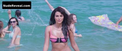 MANDANA KARIMI nude in Kya Kool Hain Hum 3