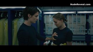 LILY-ROSE DEPP nude in Voyagers