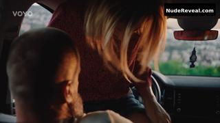 ZUZANA KANOCZOVA nude in Sex O’clock