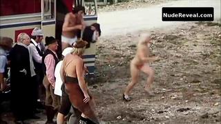 BRITT CORVIN nude in Unterm Dirndl wird gejodelt