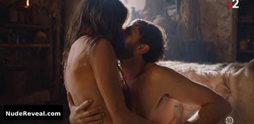 LIZZIE BROCHERE nude in Filles Du Feu