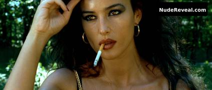 MONICA BELLUCCI nude in Dobermann