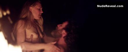 DOMINIQUE SWAIN nude in Eminence Hill