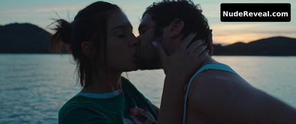 ADELE EXARCHOPOULOS nude in Voleuses