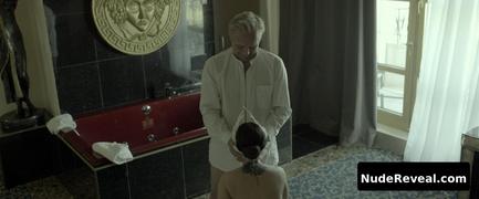 KAROLINA DZIUBA nude in Petla