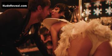 IRIS RUNA nude in O Clube