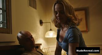 MENA SUVARI nude in Grace And Grit