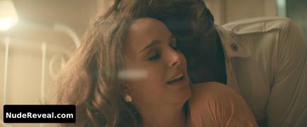 NATALIE PORTMAN nude in Lady in the Lake