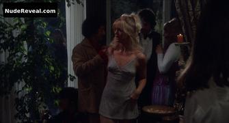 GOLDIE HAWN nude in Shampoo