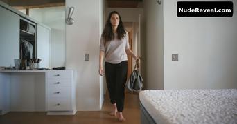 OLIVIA MUNN nude in Violet