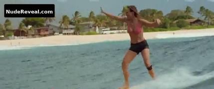 ANNASOPHIA ROBB nude in Soul Surfer