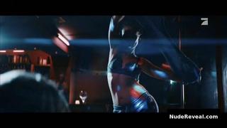 PERI BAUMEISTER nude in 9 Tage wach