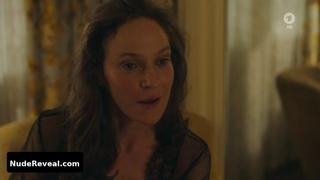 JEANETTE HAIN nude in Trakehnerblut