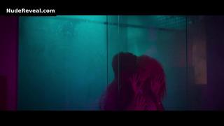 SHERON MENEZZES nude in Maldivas
