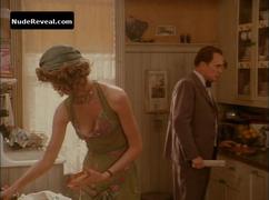LAURA DERN nude in Rambling Rose
