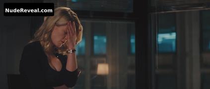 ROSAMUND PIKE nude in Jack Reacher
