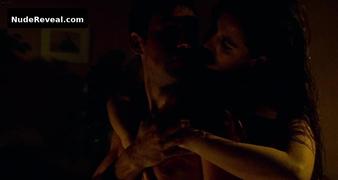 AMIRA CASAR nude in Le Coeur a L