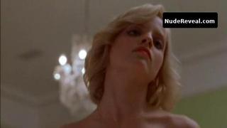 MENA SUVARI nude in Sonny