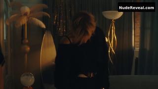 ANNA SZYMANCZYK nude in X-Rated Queen