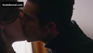 BIRCE AKALAY nude in Siyah Beyaz Ask