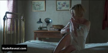 ANA FERNANDEZ nude in Cable Girls
