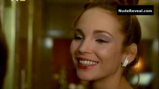 CLAIRE KEIM nude in Un homme par hasard