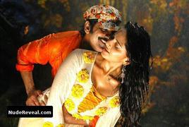 ANUSHKA SHETTY nude in Baladoor