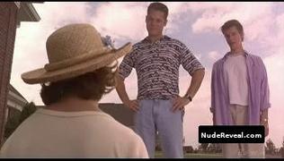 KATHLEEN QUINLAN nude in Lawn Dogs