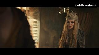 CEARA COVENEY nude in The Wheel of Time
