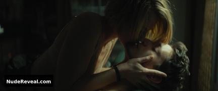 LOU DE LAAGE nude in Black Box