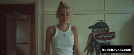 DILAN CICEK DENIZ nude in Dont Leave