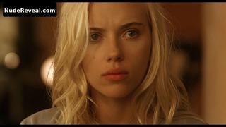 SCARLETT JOHANSSON nude in Vicky Cristina Barcelona