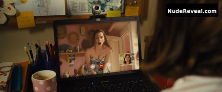 EMILIA CLARKE nude in Me Before You