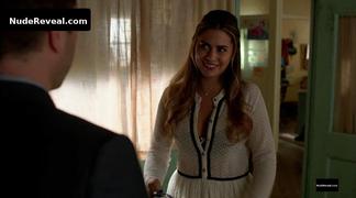 LORENZA IZZO nude in Feed the Beast