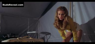 HEATHER GRAHAM nude in Austin Powers: The Spy Who Shagged Me