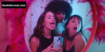 VERA MOURA nude in O Clube